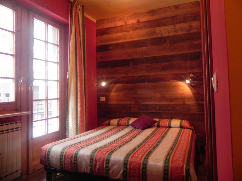 Hotel Trois Etoiles Entracque Habitación foto