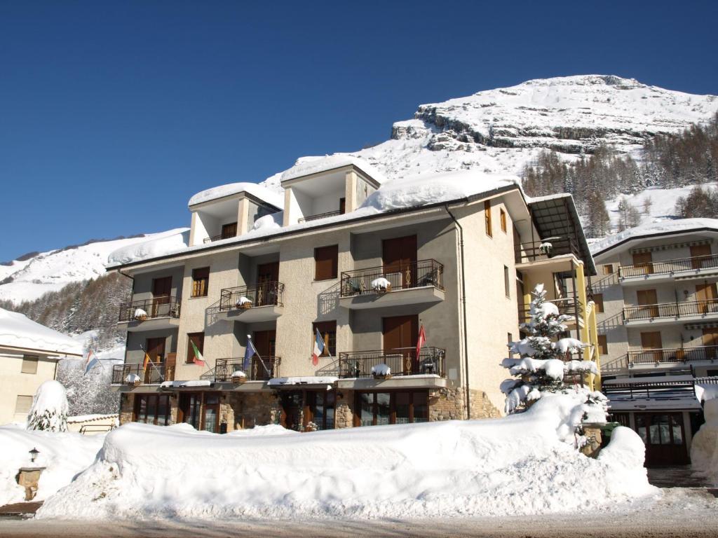 Hotel Trois Etoiles Entracque Exterior foto